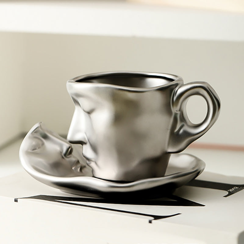 Metalen aanraken gezicht creatieve keramische kus koffiemok