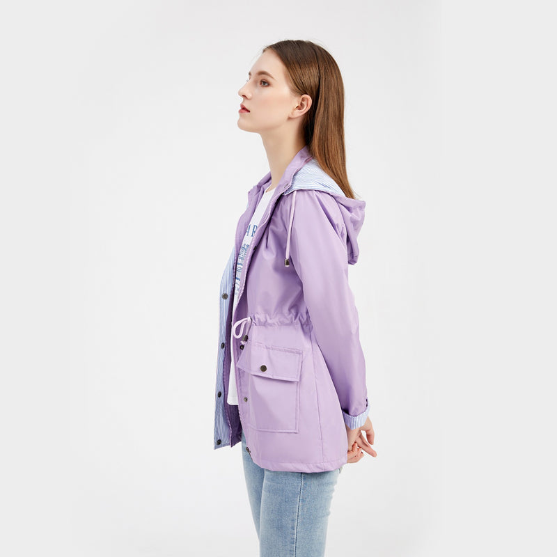 Waterdichte halflange trenchcoat met trekkoord in de taille