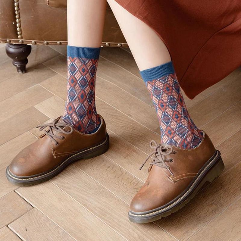 Retro geruite gebreide sokken