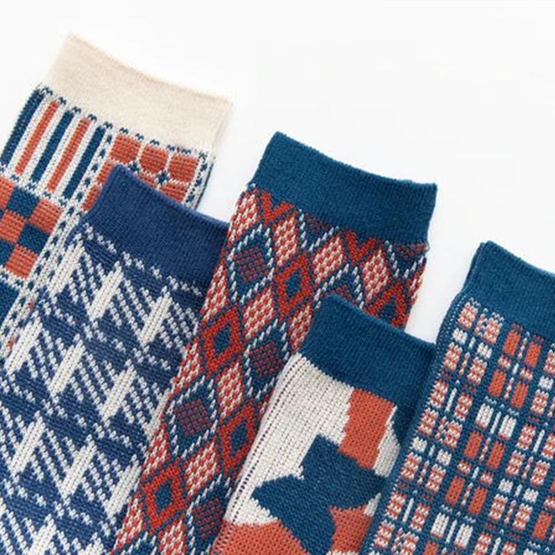 Retro geruite gebreide sokken