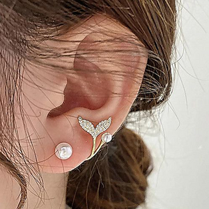 Oorknopjes met zeemeerminparel