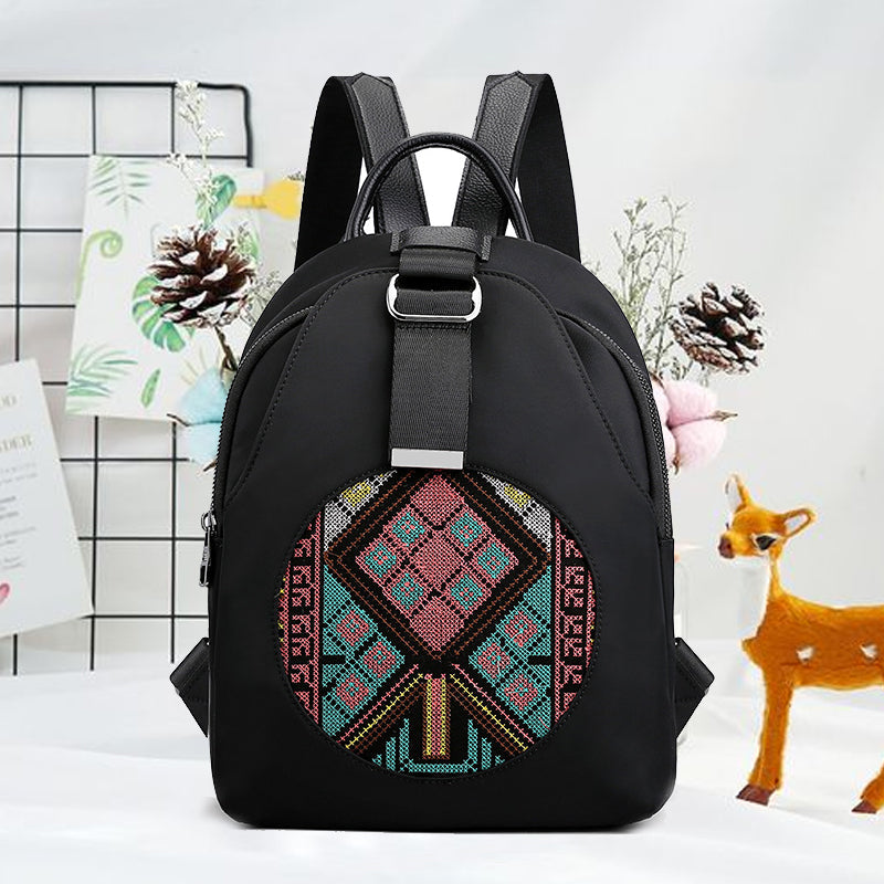 Sac à dos décontracté polyvalent brodé pour femmes en nylon