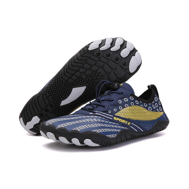 Nieuwe antislip aquaschoenen voor buiten