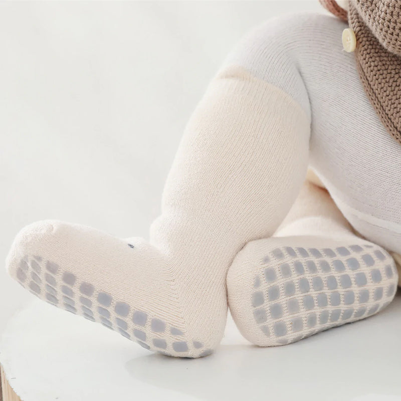 Warme sokken voor schattige baby's met antislipkussen