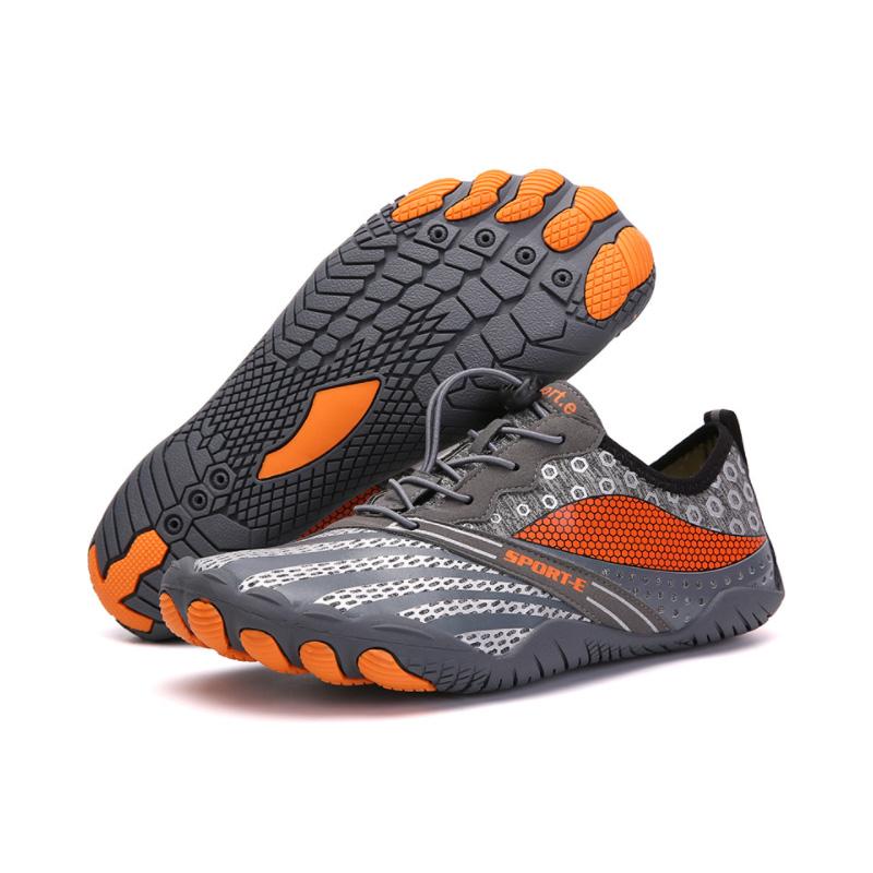 Nieuwe antislip aquaschoenen voor buiten