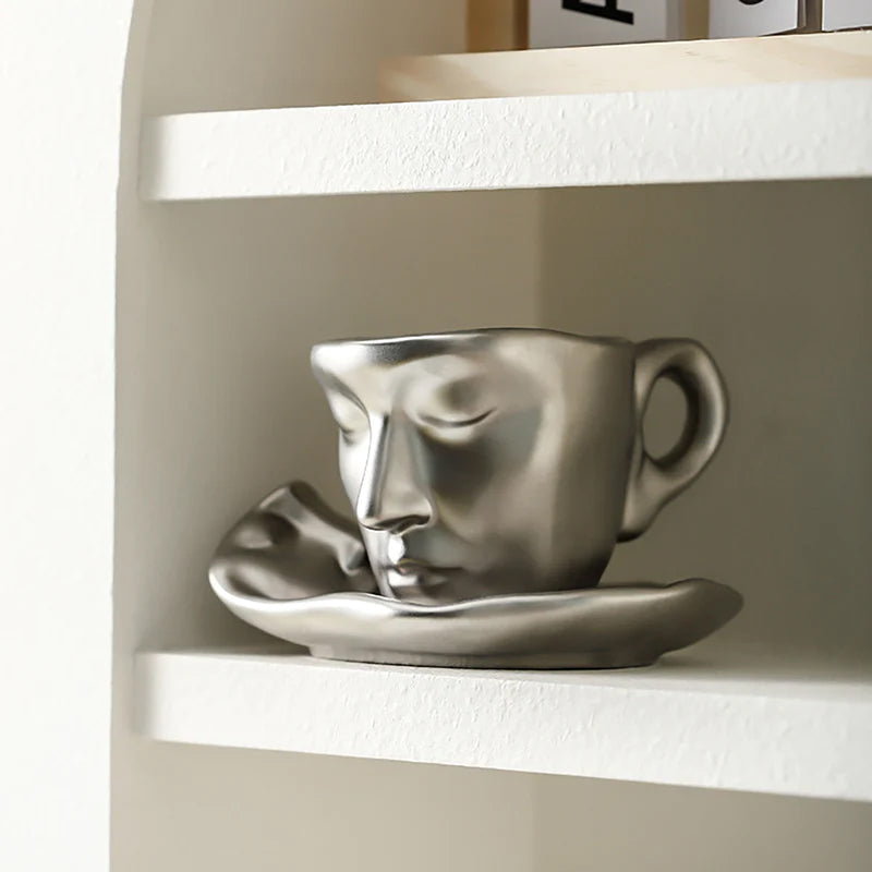 Metalen aanraken gezicht creatieve keramische kus koffiemok