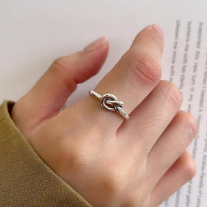 Zilveren eenvoudige knoop ring