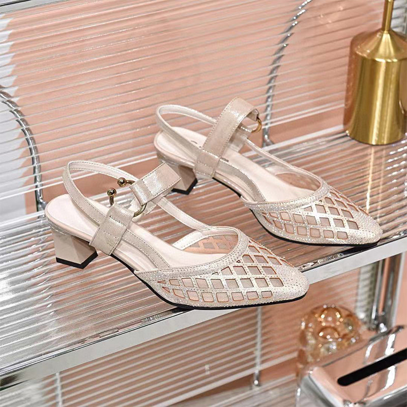 Sandalen met enkelbandje en strassteentjes met spitse neus