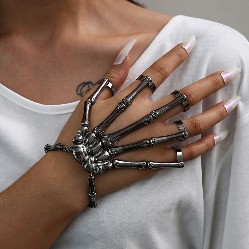 Metalen schedelarmband