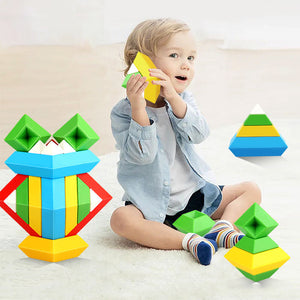 Creatieve bouwpiramides die blokken stapelen