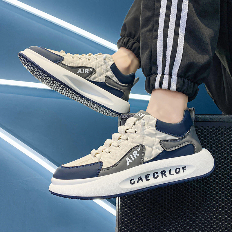 Stoffen sneakers met dikke zolen