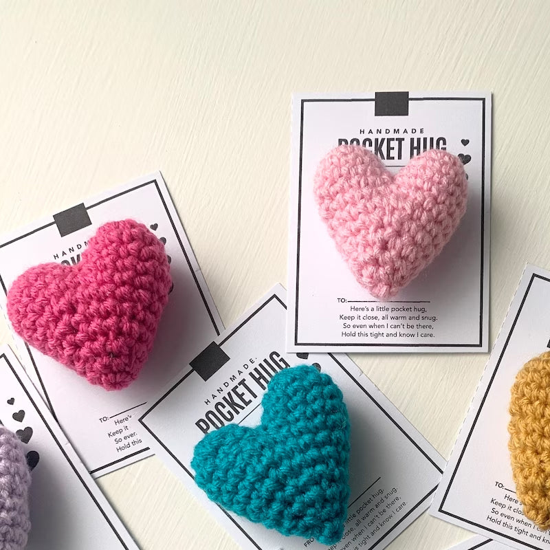 Pocket knuffel gehaakt hart klein geschenk