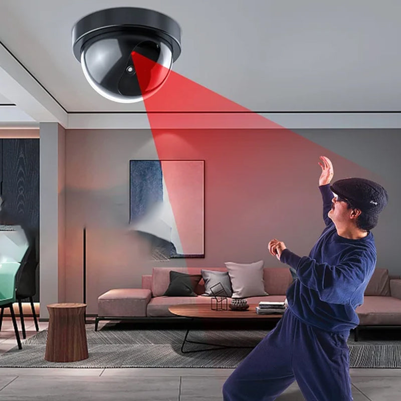 Gesimuleerde nep-beveiligingscamera met rood licht