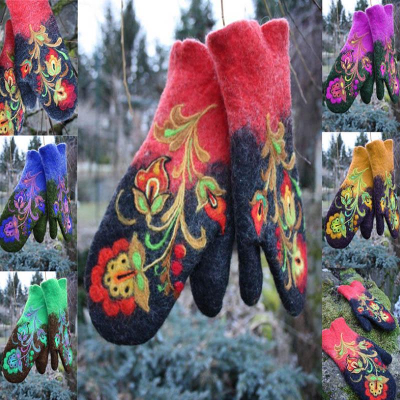 Borduurwanten met kerstbloemen