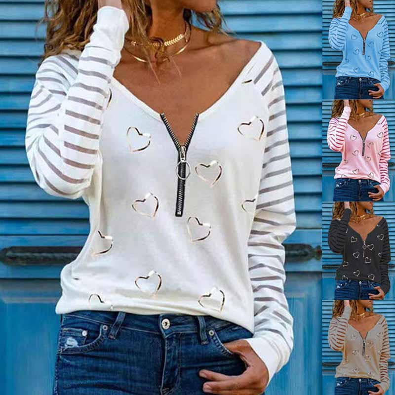 Top met diepe v-hals en hartprint