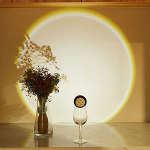 Zonsondergangprojectie onder kastlicht