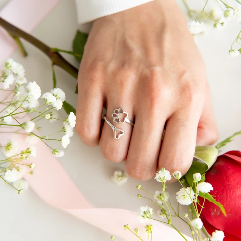 Uitgesneden hart hond poot ring