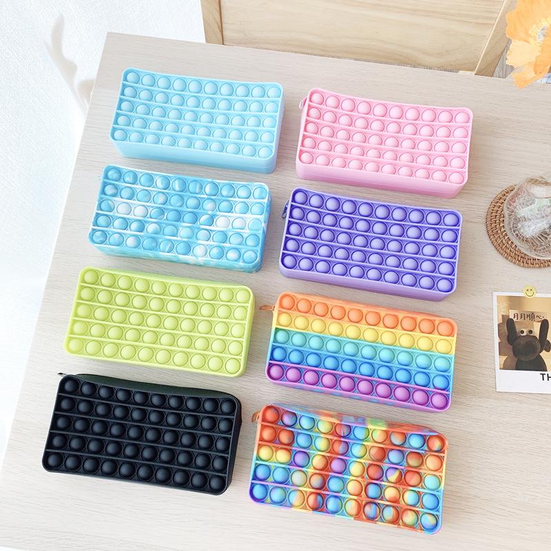 Voorverkoop--Pop Bubble Pencil Case