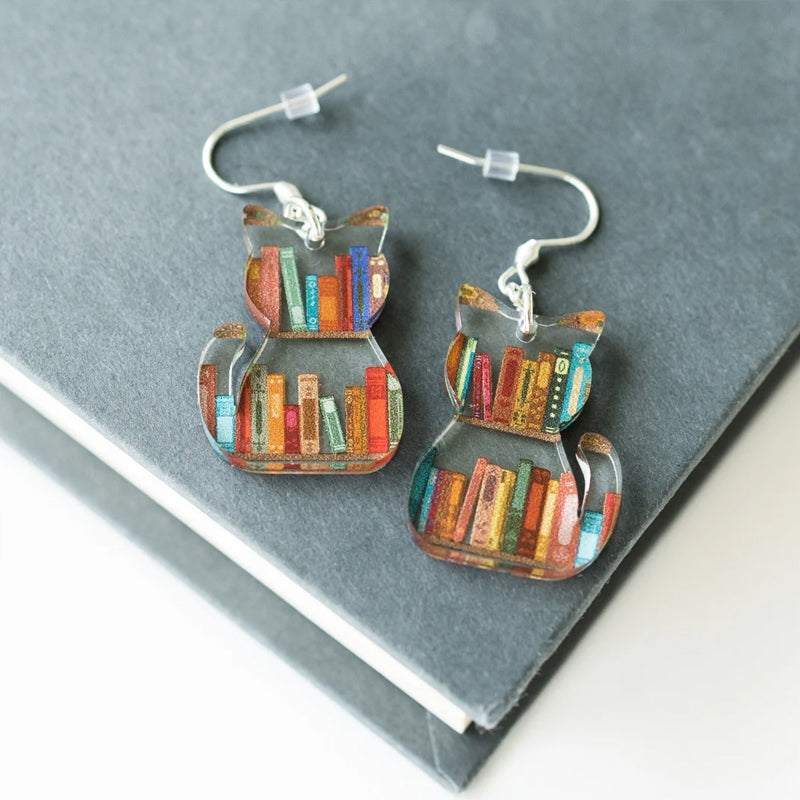 Kat Oorbellen Met Boeken