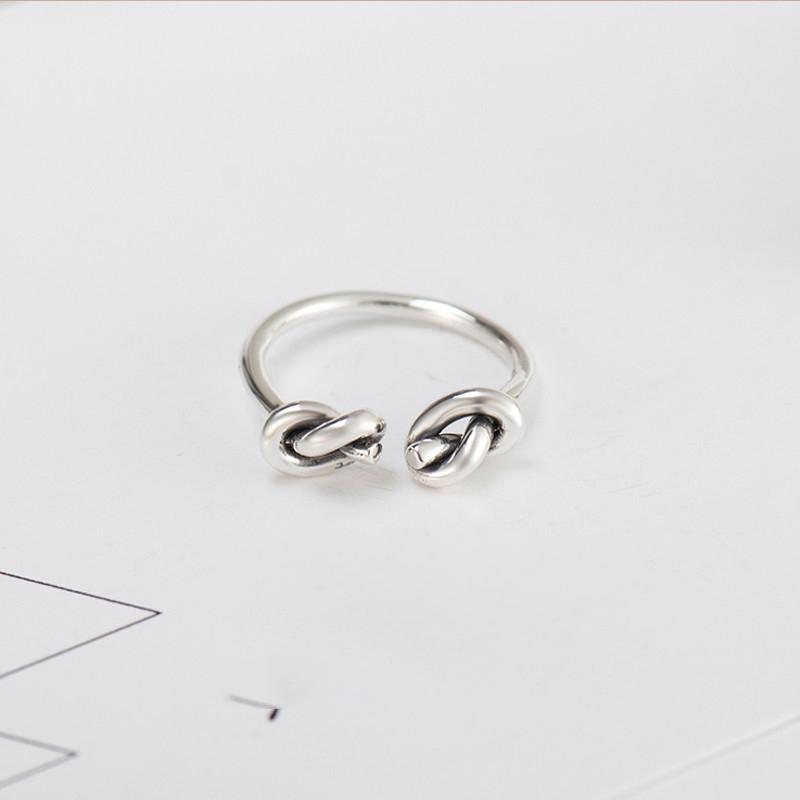 Zilveren eenvoudige knoop ring