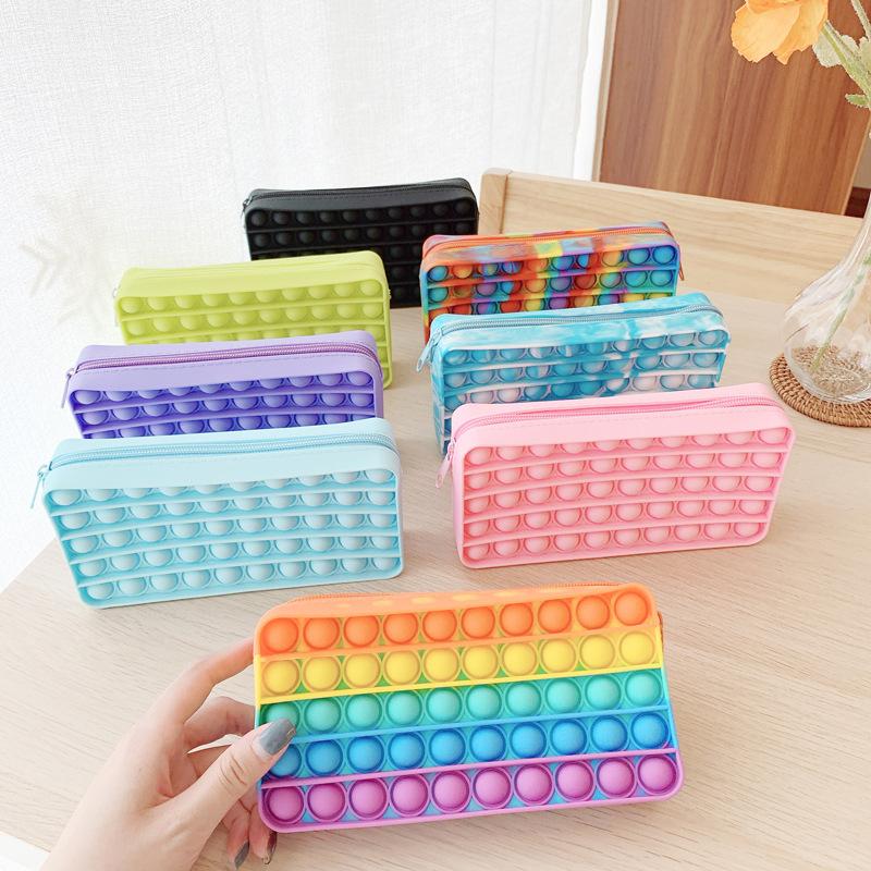 Voorverkoop--Pop Bubble Pencil Case