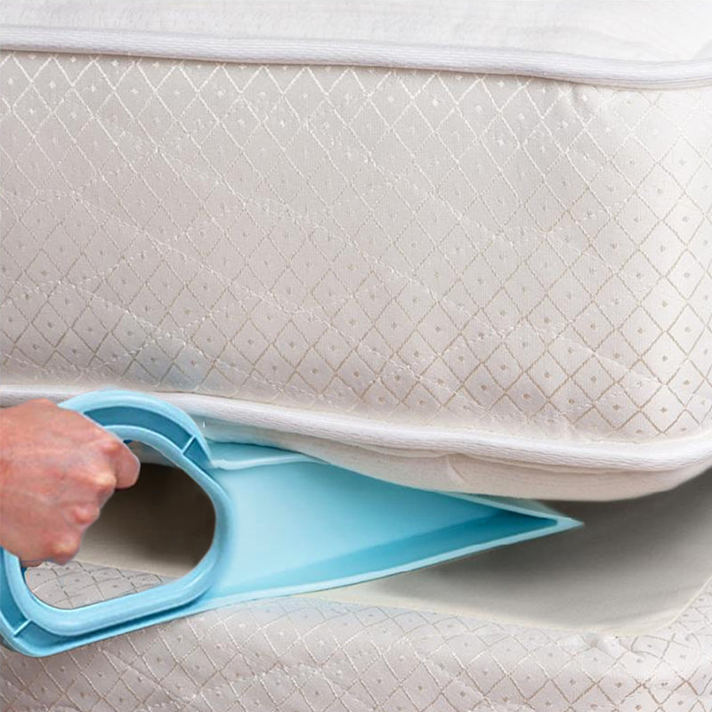 Handig hulpmiddel voor het maken van bedden en het optillen van matrassen