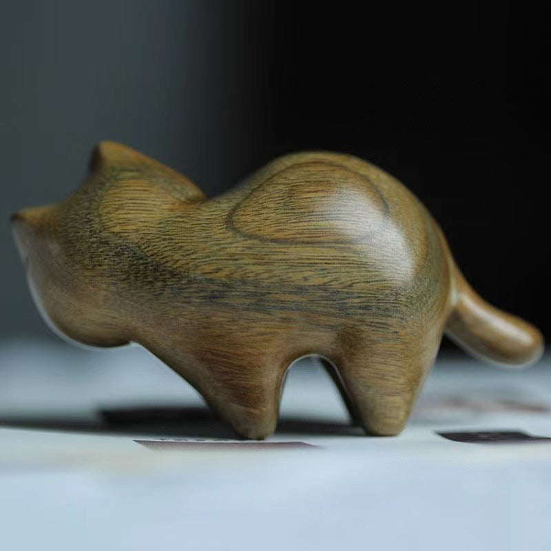 Handgemaakte houten gesneden katten