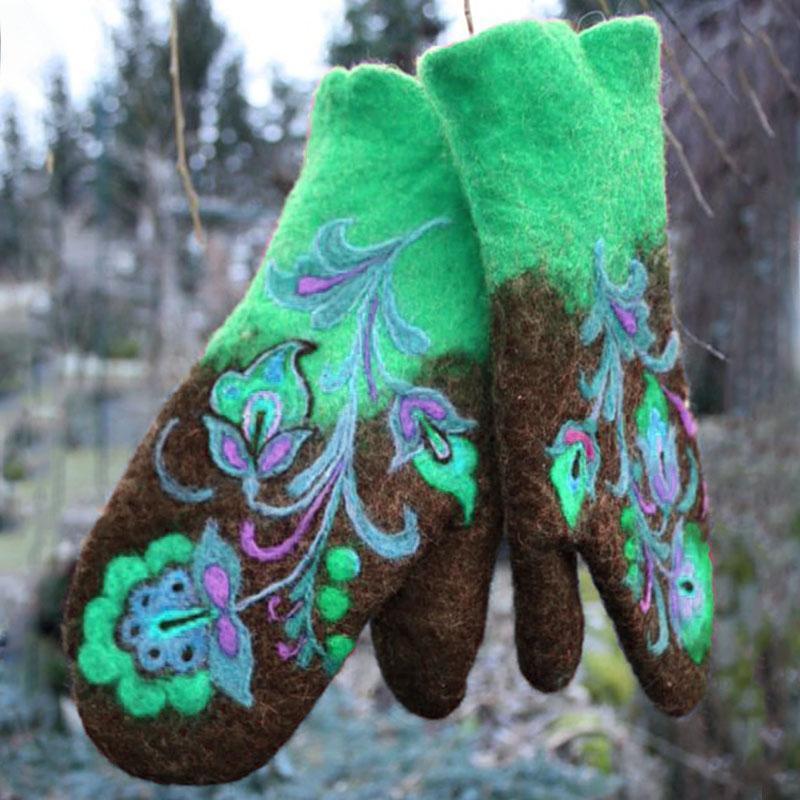 Borduurwanten met kerstbloemen