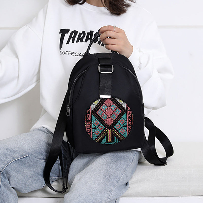 Sac à dos décontracté polyvalent brodé pour femmes en nylon