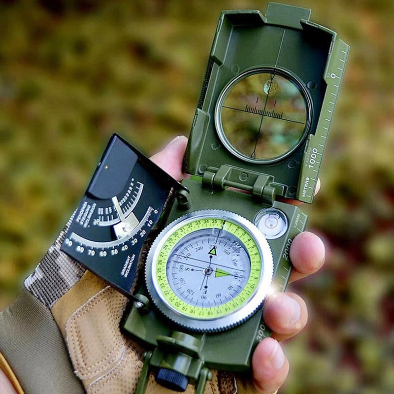 Multifunctioneel militair gericht navigatiekompas