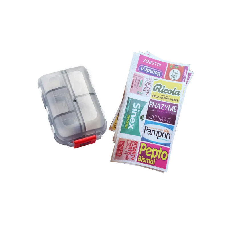 Draagbare pillenorganizer met labels