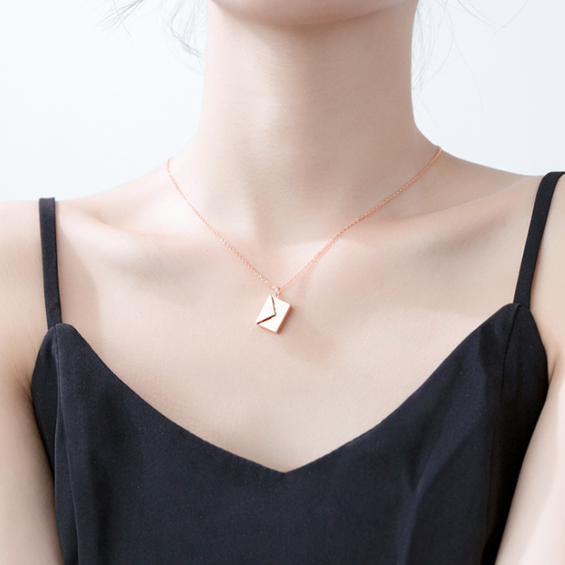 Metalen envelop ketting