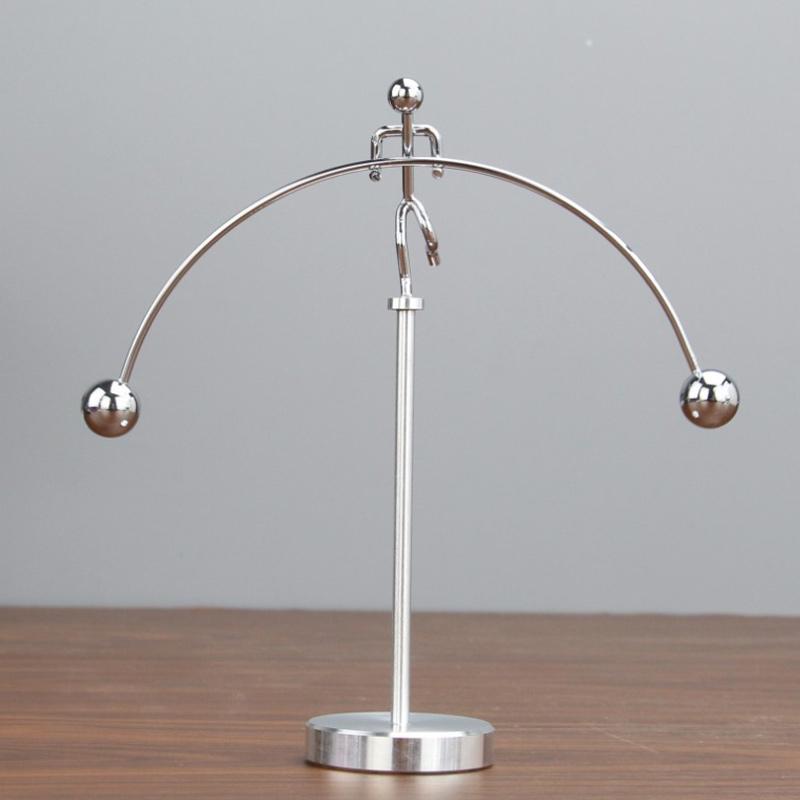 Nieuw klein roterend Iron Man-ornament