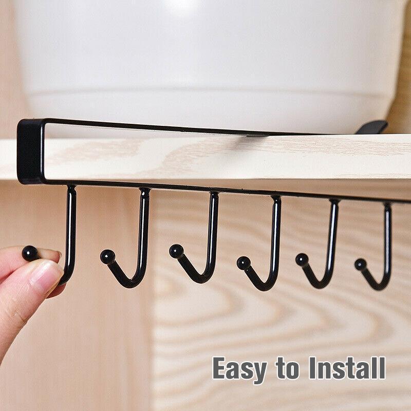 Hangerrek met 6 haken onder de kast