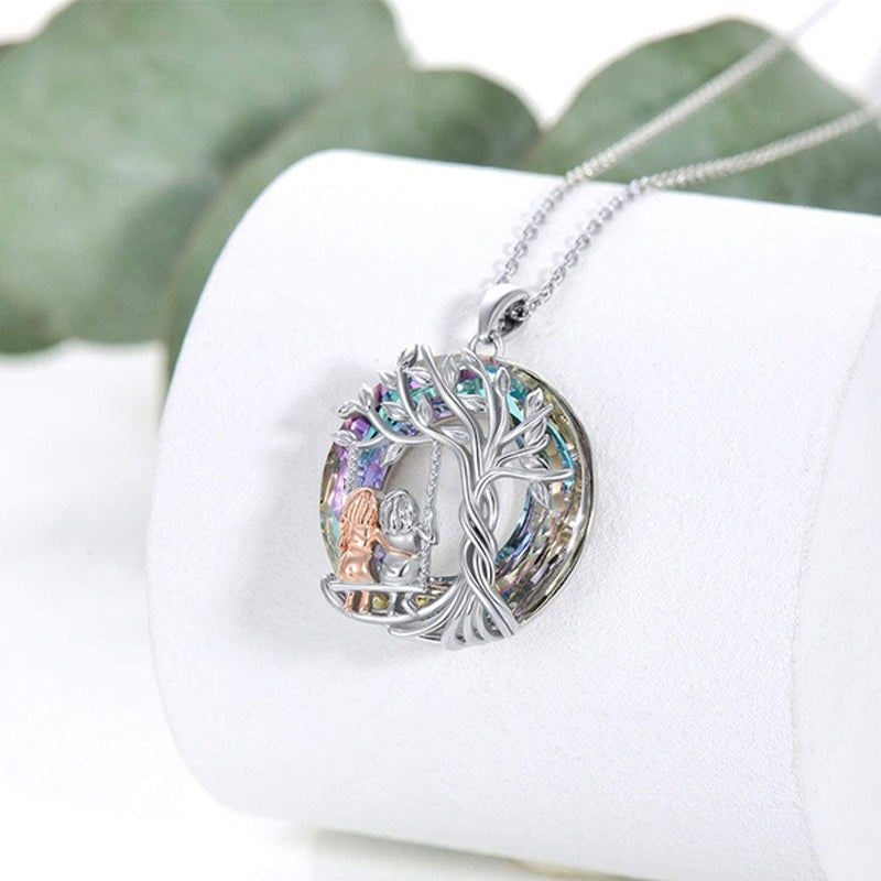 Zus op de schommel ketting