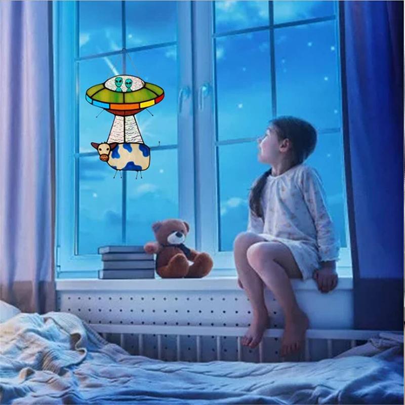 Geschilderde UFO Koe Hanger