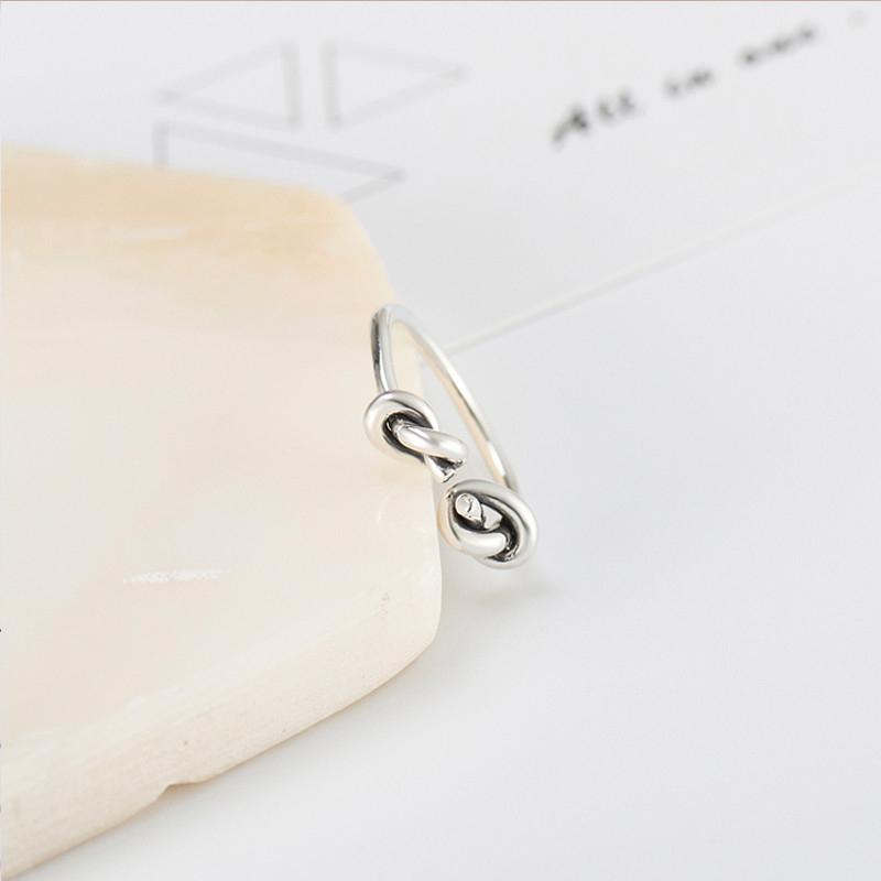 Zilveren eenvoudige knoop ring