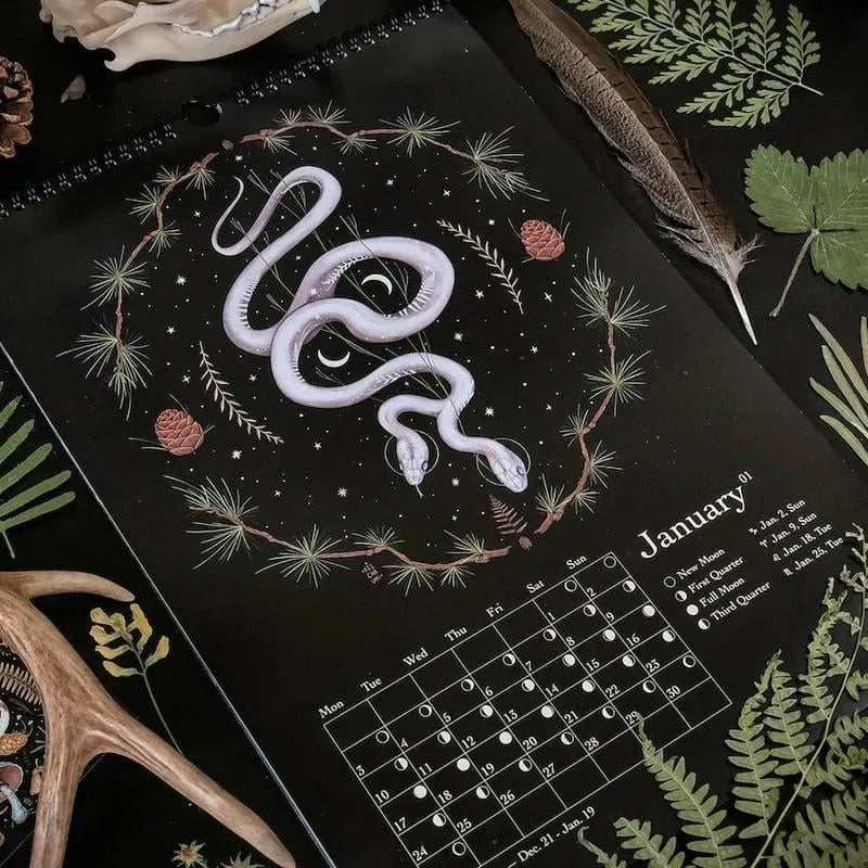 2024 Donkere Woud Maankalender