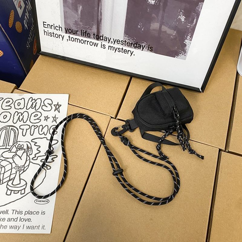 Populaire minitas met hanger