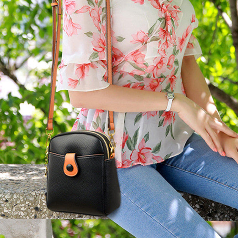 Kleine vierkante tas met één schouder in contrasterende kleur