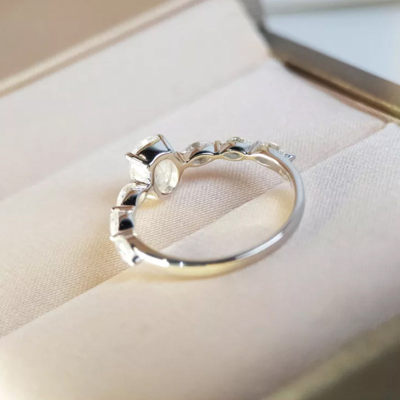 Ovale Diamanten Ring