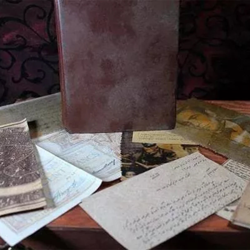 Het dagboek van de Graal -- Fan gemaakt prop replica