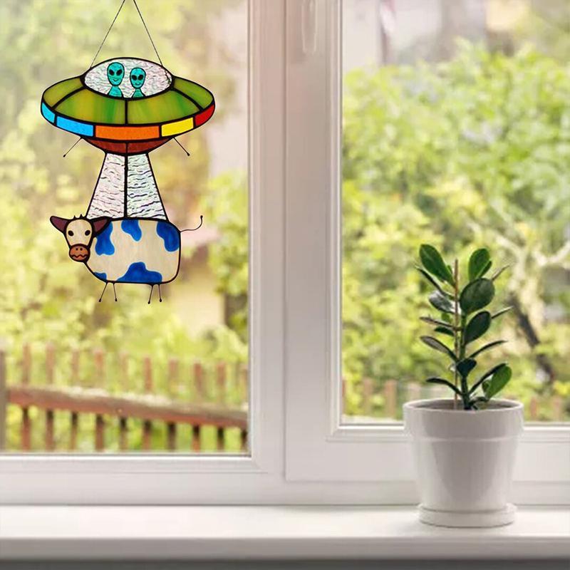 Geschilderde UFO Koe Hanger
