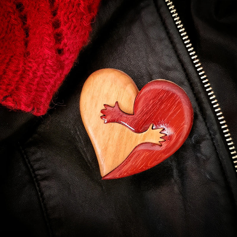 Liefdevolle harten houten Intarsia Pinback knop