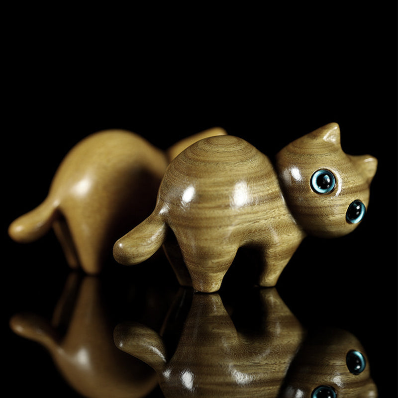 Handgemaakte houten gesneden katten