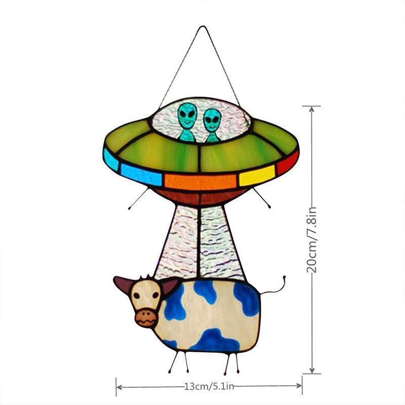 Geschilderde UFO Koe Hanger
