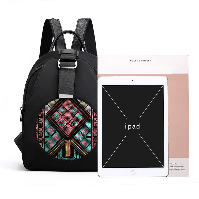 Sac à dos décontracté polyvalent brodé pour femmes en nylon