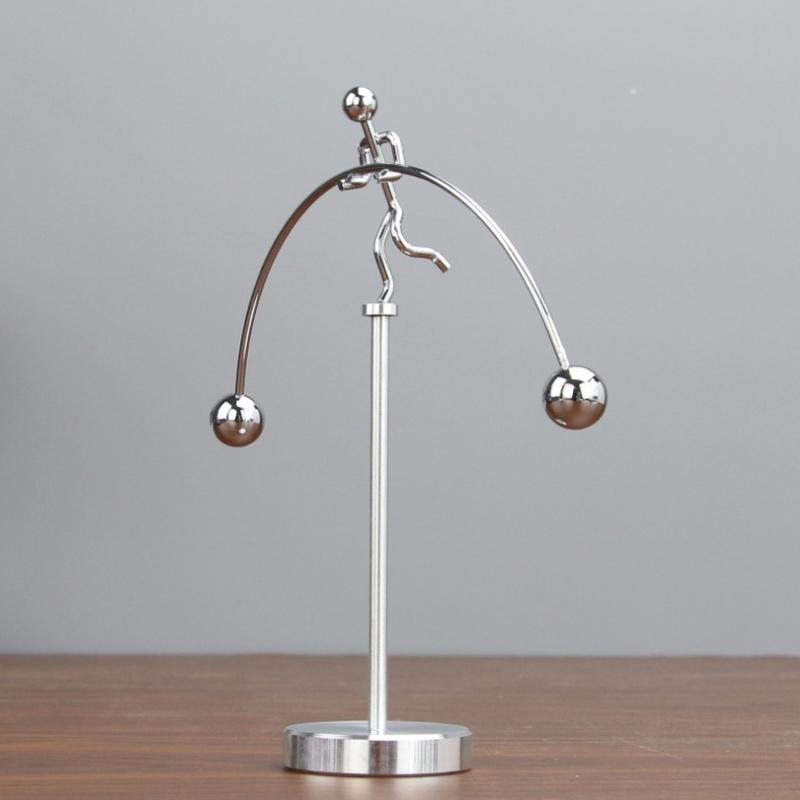 Nieuw klein roterend Iron Man-ornament