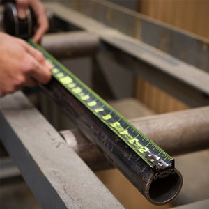 Fluorescerend stalen meetlint