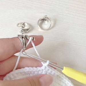 Adjustable Knitting Loop